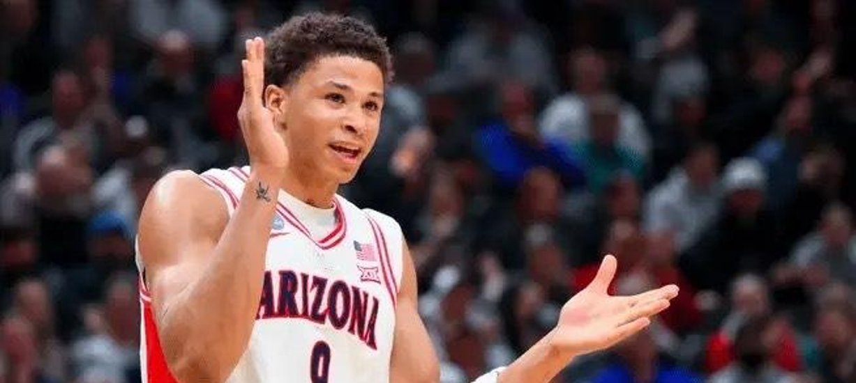  圣安东尼奥马刺训练开放日；冲刺阶段主帅复盘引欢呼；亚冠在即；控场能力受关注-开云体育